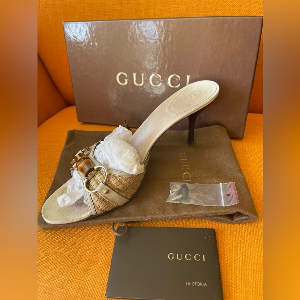GUCCI LOGO HEELS